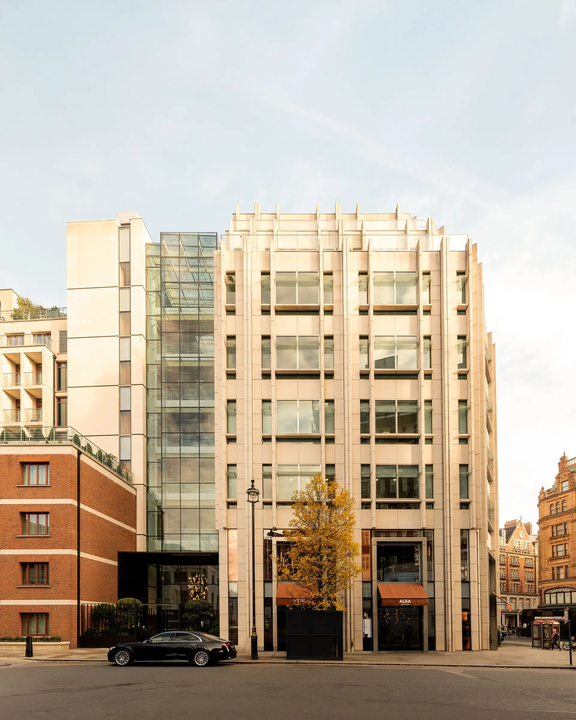 8 Lancelot Place — detail